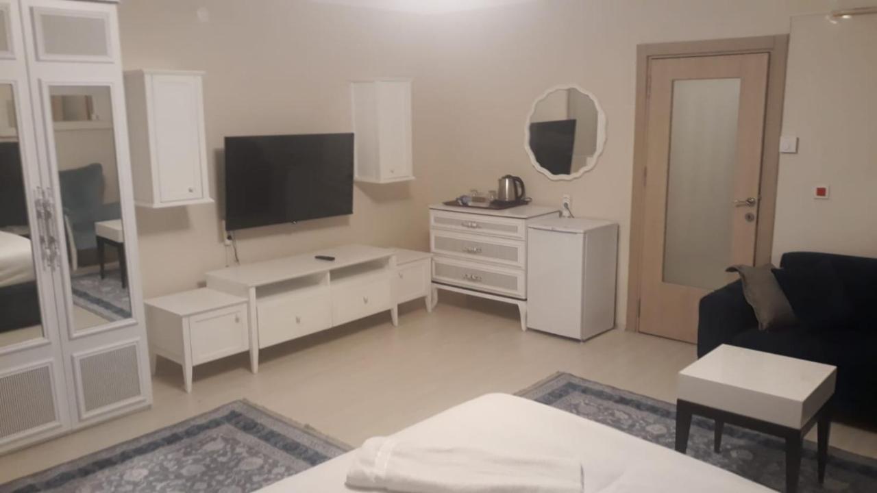 Hotel Deluxe *